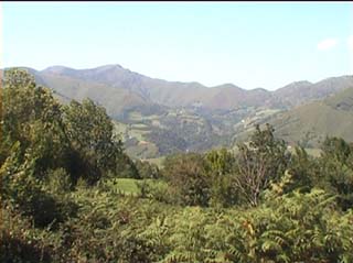 à droite, vue sur Orhy