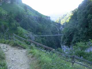 ..à la passerelle