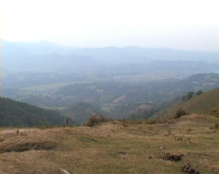 la vallée, encore plus loin: Sauguis, Menditte